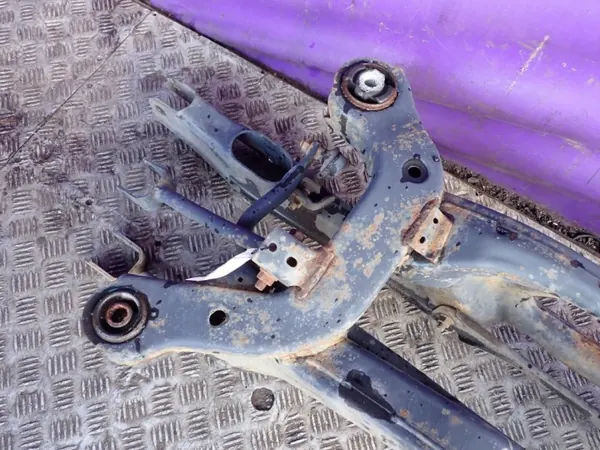 Fiat Freemont takajousituspalkki OEM Zawada-369157- image 3