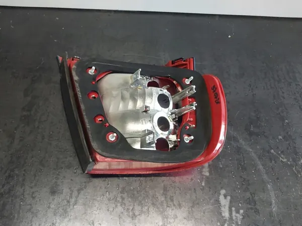 Luz trasera derecha Audi A4 B5 Sedan 1999-2001 image 8