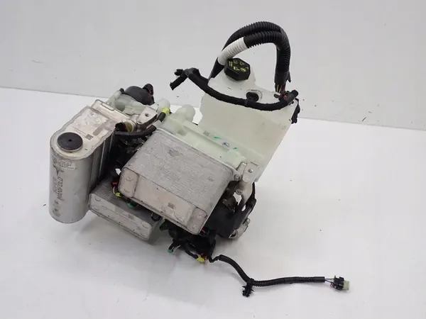 Pompe à chaleur climatisation Tesla Model Y OEM image 1