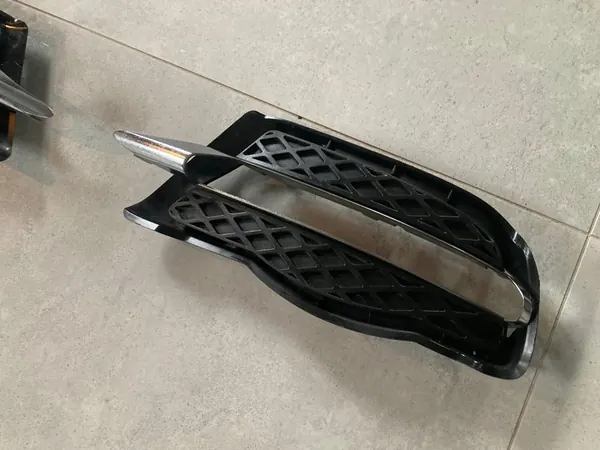 Rejilla de Parachoques Izquierda Derecha DRL para W204 2010 image 2