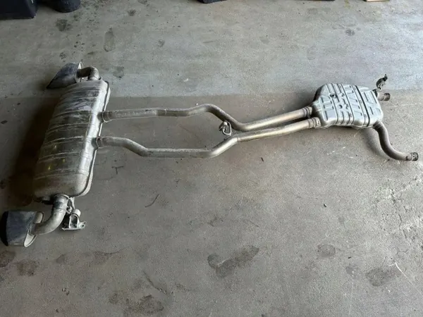 VW OEM 7L6253211C Vaimennin Touareg 3.0L 2011 image 2