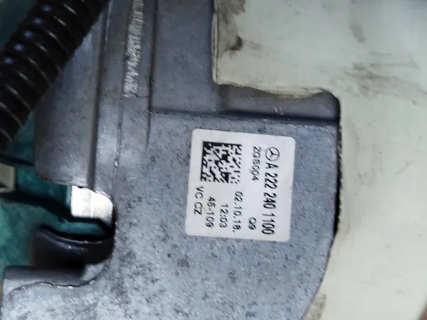 Mercedes-Benz S W222 engine mount with sensor 4matic OEM image 5