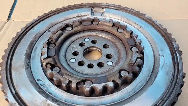 KIA CEED III 1.4 T-GDI Flywheel 23200-03950 image 3