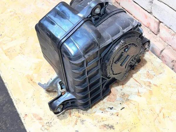Mercedes-Benz AdBlue-säiliö OEM A2134705901 A0994711100 image 5