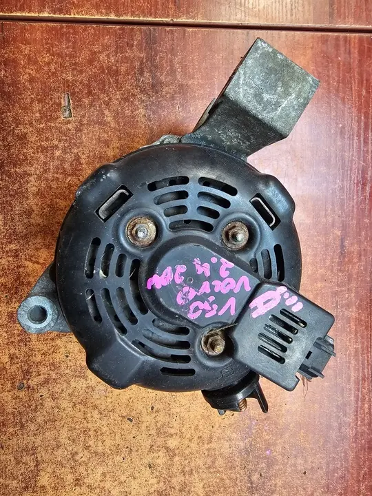 Denso Generaattori Volvo S40 V70 2.4i 30667051A image 4