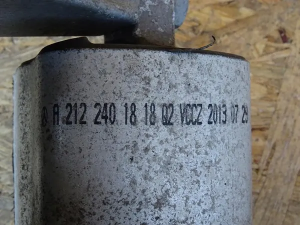 MERCEDES E KLASA W212 2.2 CDI Supporto Motore A2122401818 image 3