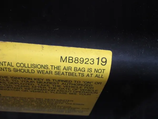 Mitsubishi MB892319 Passagerarhandskfack - Begagnad image 5