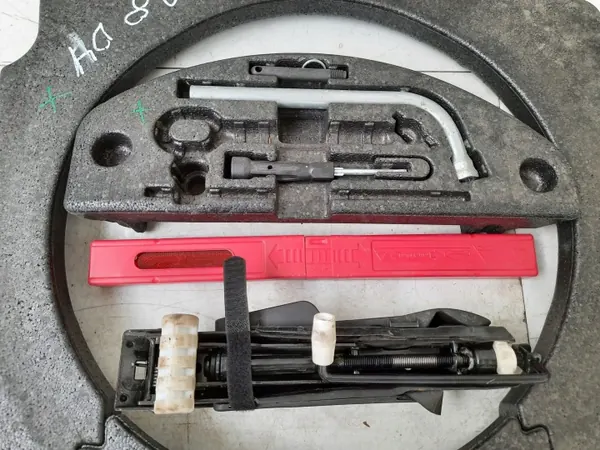 Inserção de poliestireno Audi A8 D4 OEM 4H0863006 image 3