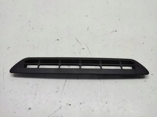 BMW 3 E30 Garniture Bas Vitre Arrière OEM 1884474 image 2