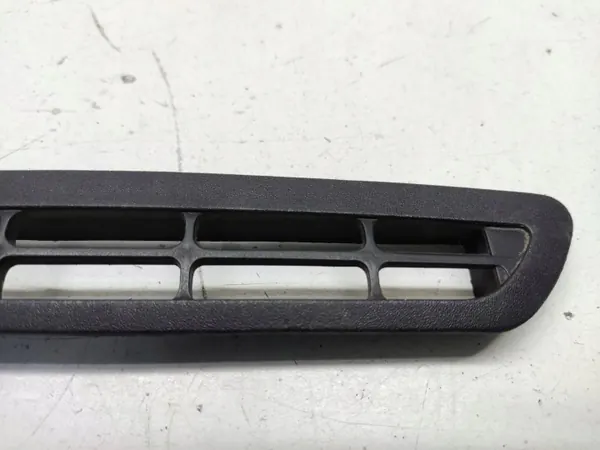 BMW 3 E30 Garniture Bas Vitre Arrière OEM 1884474 image 4