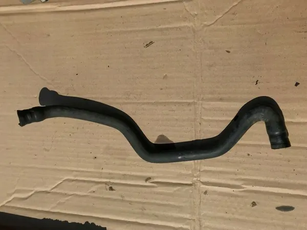 Volkswagen PASSAT B3 1988 Jäähdyttimen letku image 2