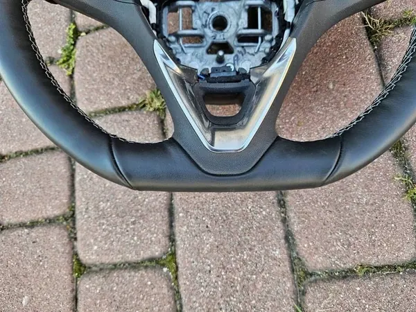 Volant en cuir chauffé #A80 Opel Corsa F image 2