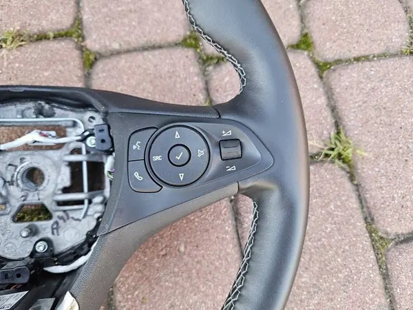 Volant en cuir chauffé #A80 Opel Corsa F image 3