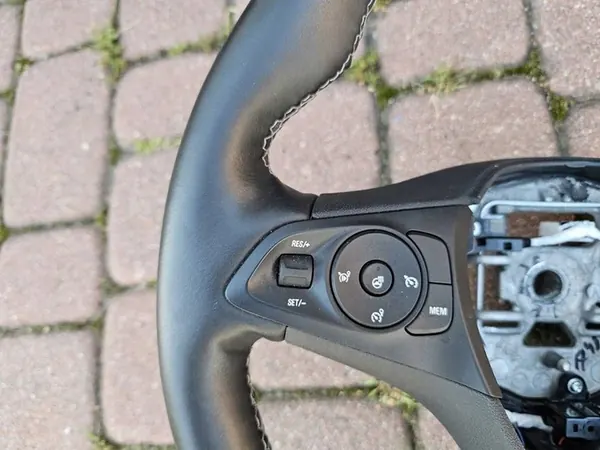 Volant en cuir chauffé #A80 Opel Corsa F image 4