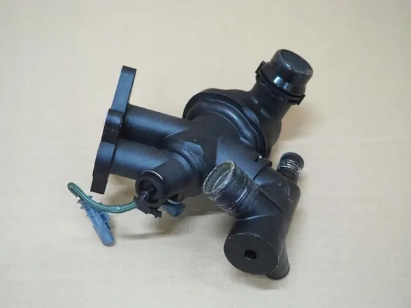 Carcasa de termostato Range Rover Velar Jaguar F-Pace 2.0 D image 4