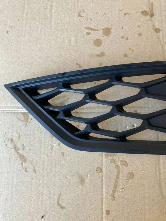 Grade do para-choque dianteiro esquerdo SEAT LEON III OEM image 4