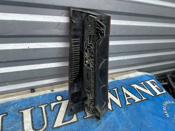 Luz trasera izquierda Mercedes-Benz Sprinter A9108205200 image 3