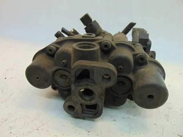Válvula secadora de ar DAF XF 105 410CV OEM K014682 image 4