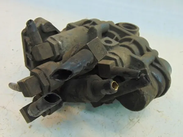 Válvula secadora de ar DAF XF 105 410CV OEM K014682 image 6