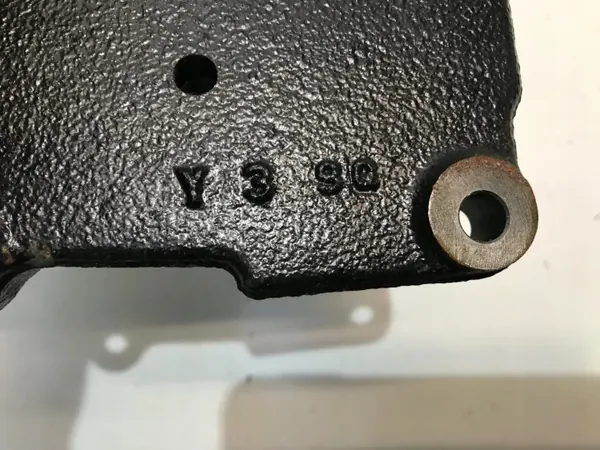 Support compresseur climatisation Mazda OEM Y39Q image 7