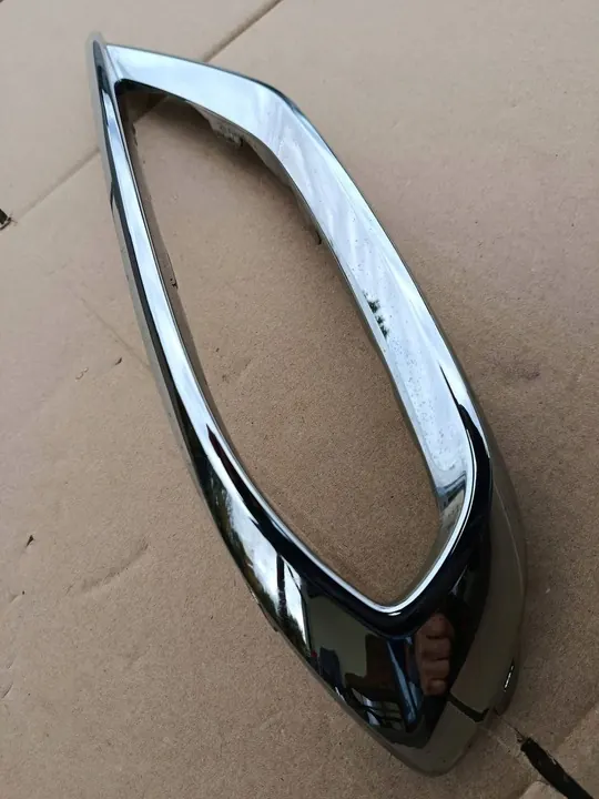 Vasen takapuskurin koriste Volkswagen Tiguan Allspace image 3