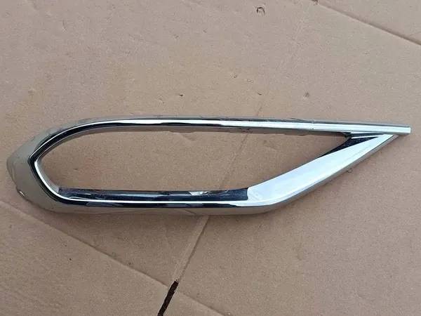 Vasen takapuskurin koriste Volkswagen Tiguan Allspace image 7