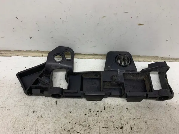 Scivolo di montaggio paraurti anteriore sinistro Opel Zafira C 13356870 image 3