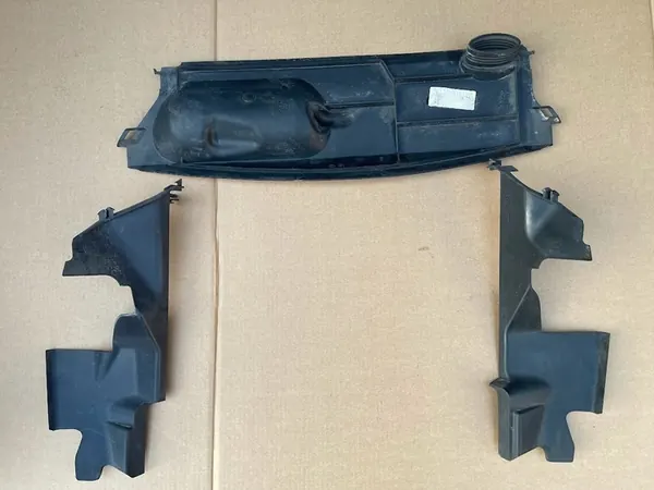 Guia de ar superior Renault Megane III OE 214767662R image 5