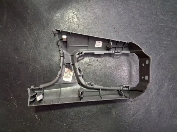 Kia Rio IV 2022 Vasen Mittariston Koristelista OEM 84731-H8000 image 3