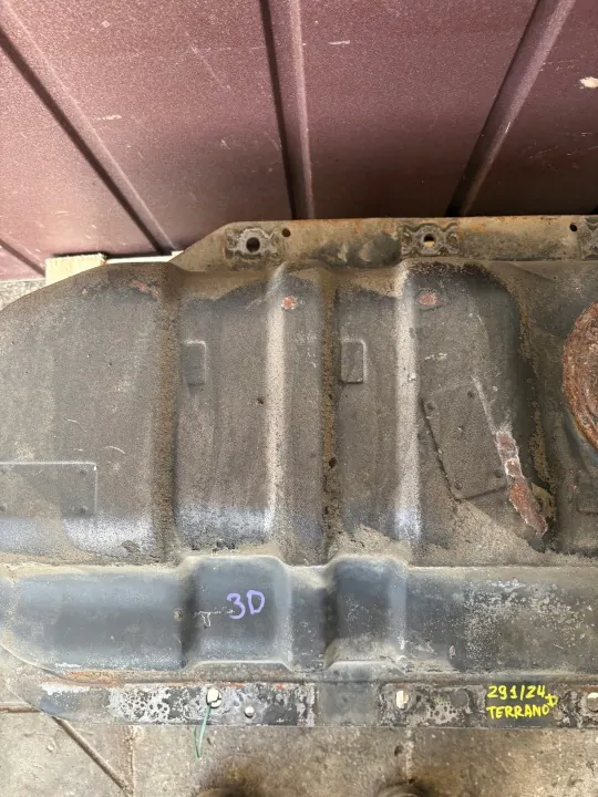 Brandstoftank OEM BAK ZBIORNIK PALIWA Nissan Terrano II image 3