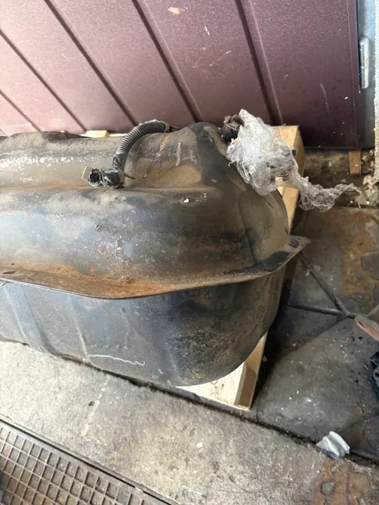 Brandstoftank OEM BAK ZBIORNIK PALIWA Nissan Terrano II image 8