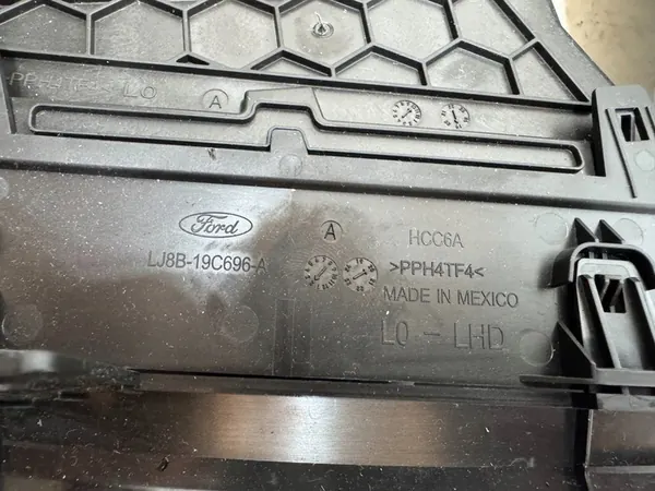 Ford Mustang Mach-E Grelhas Frontais LJ8B 19C696 image 10