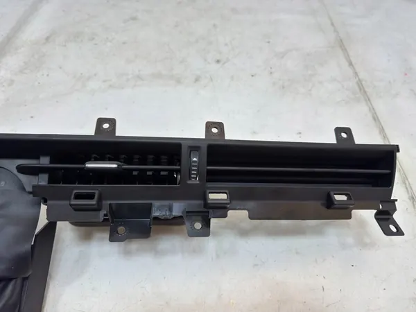 Ford Mustang Mach-E Grelhas Frontais LJ8B 19C696 image 2