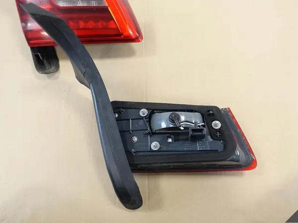 Luz trasera derecha BMW G30 7376474 image 4