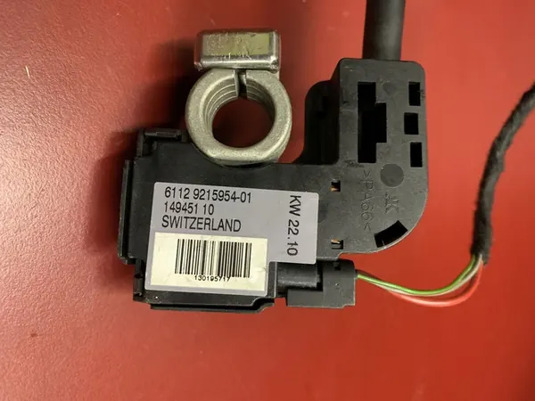 2010 BMW X5 E70 Klema minusowa 61129215954 image 2