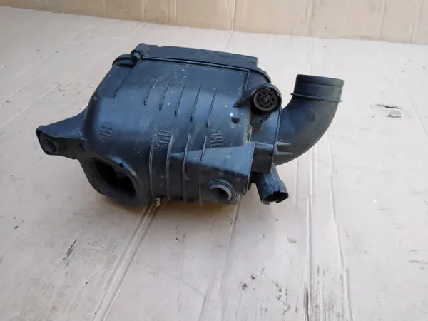 OEM 1K0129610B Luftfiltergehäuse - Gebraucht image 4