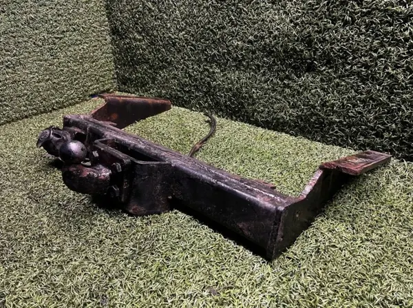 Iveco Daily 4. sukup. hinauskoukku OEM 55R010930 image 5