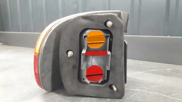 OEM 46720190 Luz Trasera Derecha para Fiat Punto Cabrio image 5