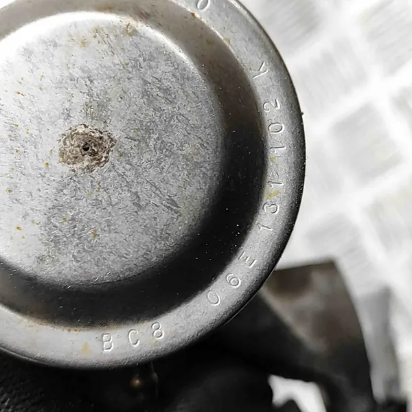 Motorutrymmet Dela Audi A5 Cabrio 3.0L 06E131102K image 6