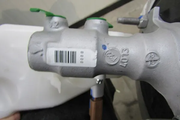 Rem Servo Pomp Peugeot 2008 208 88MLD8 1858669 image 10