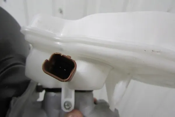 Rem Servo Pomp Peugeot 2008 208 88MLD8 1858669 image 6