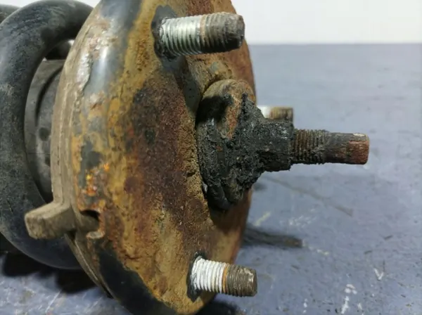 Amortiguador Delantero Nissan Navara D23 OEM 56110-5JU1A image 4