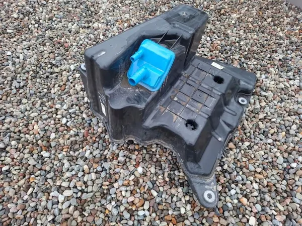 Tanque AdBlue OEM 8W0131878CD para Audi A4 A5 B9 image 3