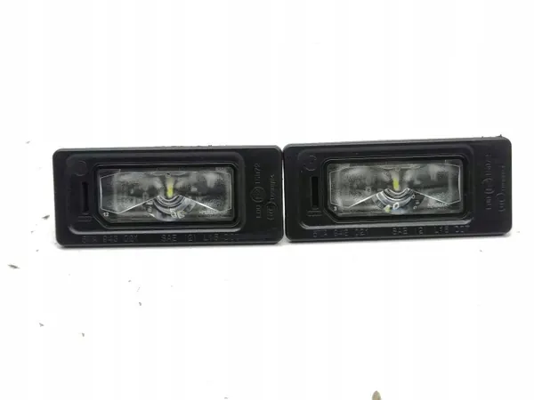 Luz de matrícula Audi A1 2023 OEM 5NA943021 image 6