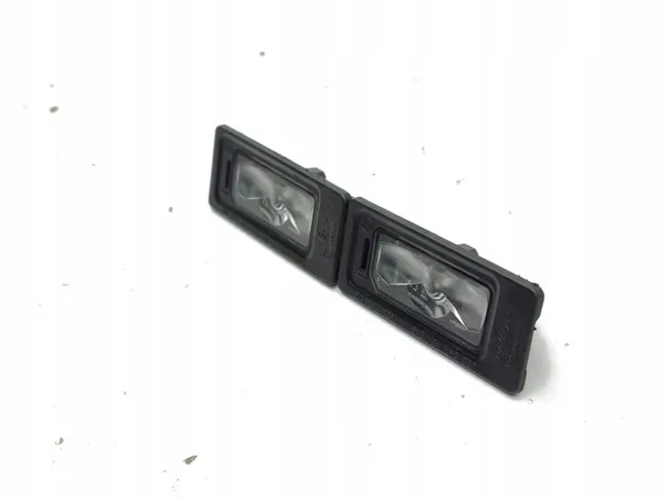 Luz de matrícula Audi A1 2023 OEM 5NA943021 image 7