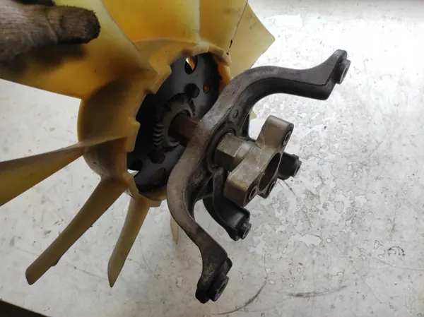 Ventilateur radiateur OEM RTEKO PAW2425 Cadillac SRX image 4
