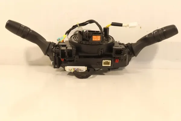 Interruptor luzes Toyota Yaris IV 89245-K0C image 4