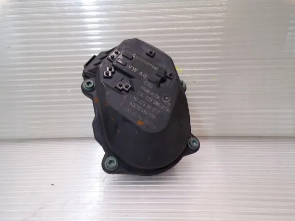 Actionneur de clapet d'admission VW Passat B6 2.0 TDI image 1