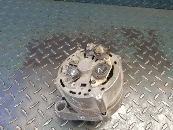 Vaihtovirtageneraattori Bosch BMW E30 320i 325i 325e M20 image 8