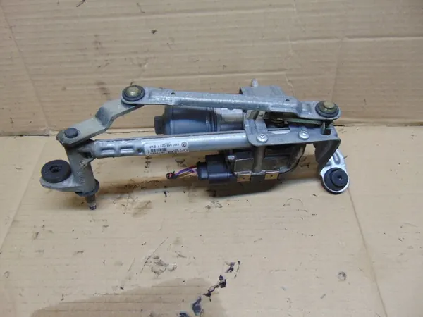 Tuulilasinpyyhkijän moottori etu vasen VW Golf Plus 5M0955119C image 3